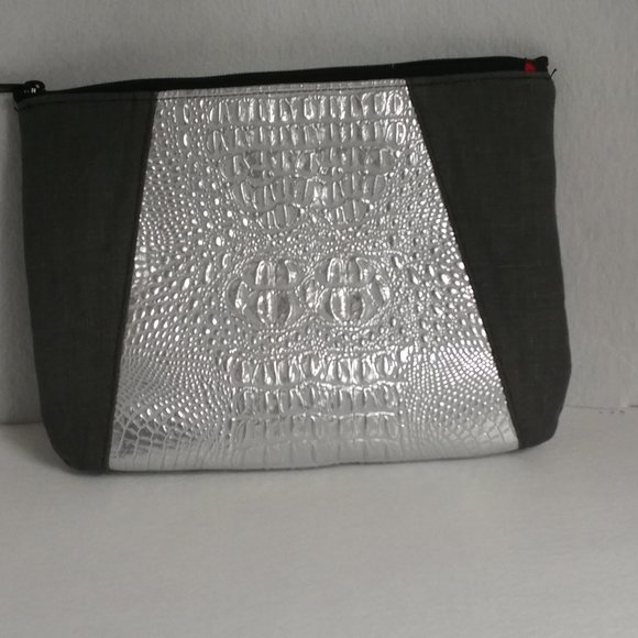 Silver and Charcoal Zipper Clutch - Picture 5 of 7
